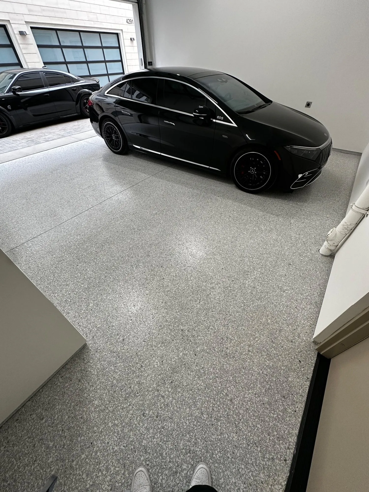 Flake epoxy garage floor in San Clemente, photo 1