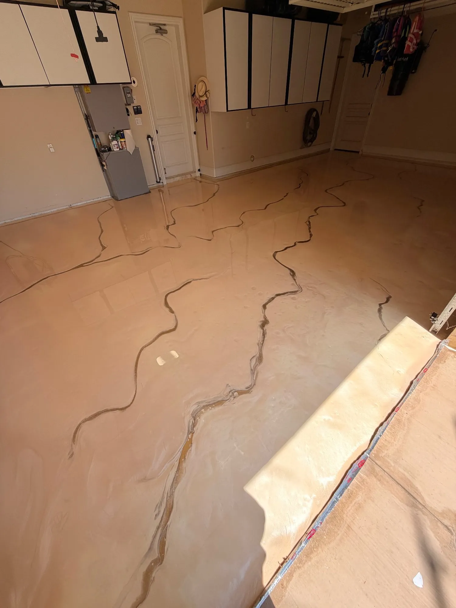 Metallic floor on a leveled slab in Huntington Beach, photo 1