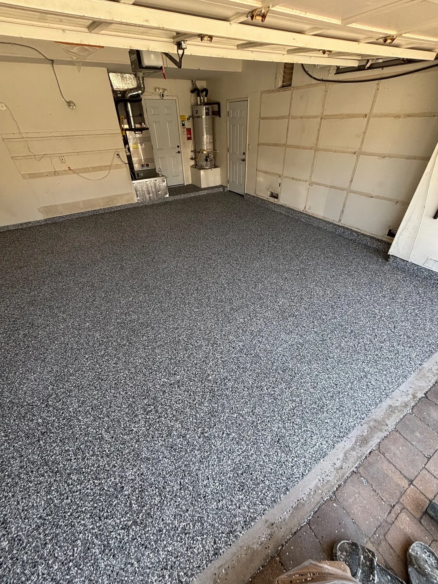 Flake epoxy 2-car garage in Anaheim, photo 1